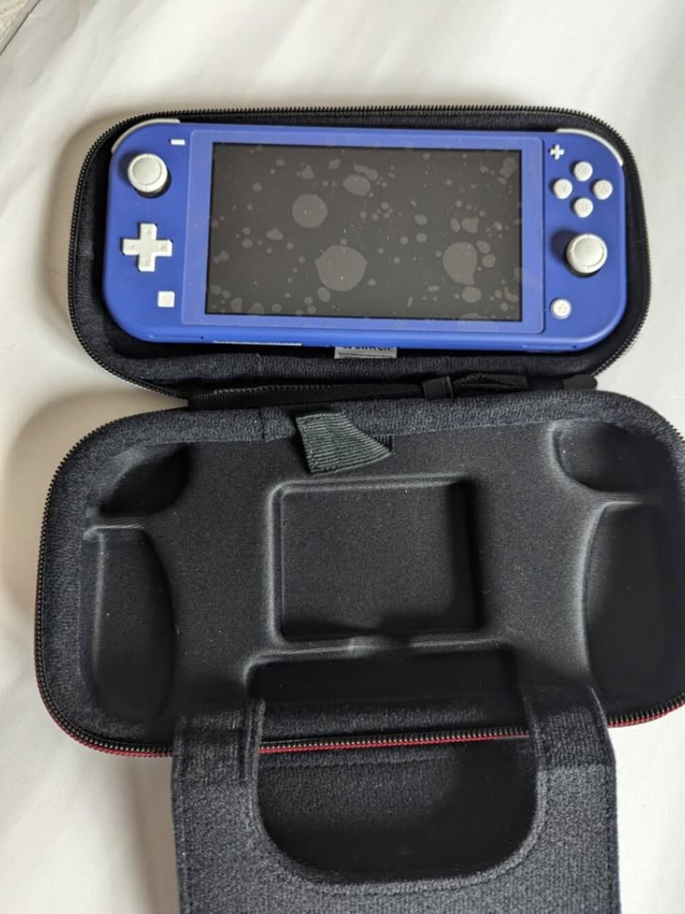 Nintendo Switch - Blue - Picture 2 of 5